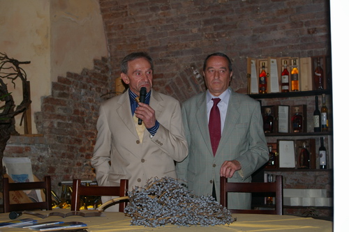 Seminario su "La storia delle palme in Italia: censimento e caratterizzazione - Un giardino speciale a Rocca di Arazzo" di Valentina Scariot (Dottore di ricerca - Facoltà di Agraria di Torino) e di Giuseppe Loretto (Appassionato coltivatore) -  Lettura di poesie piemontesi.