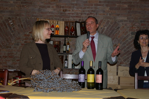 Seminario su "La storia delle palme in Italia: censimento e caratterizzazione - Un giardino speciale a Rocca di Arazzo" di Valentina Scariot (Dottore di ricerca - Facoltà di Agraria di Torino) e di Giuseppe Loretto (Appassionato coltivatore) -  Saluto conclusivo del Sindaco di Isola d