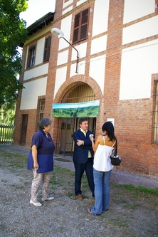 FOTO DELL'INUGURAZIONE NUOVA SEDE OSSERVATORIO del paesaggio presso l'ex-Stazione Ferroviaria di Chiusano d'Asti - Giorgio Musso e Marisa Varvello.