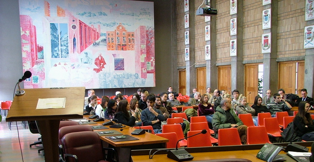 Pubblico presente nella Sala Consiliare della Provincia di Asti in occasione della presentazione del Bando di concorso sul paesaggio.