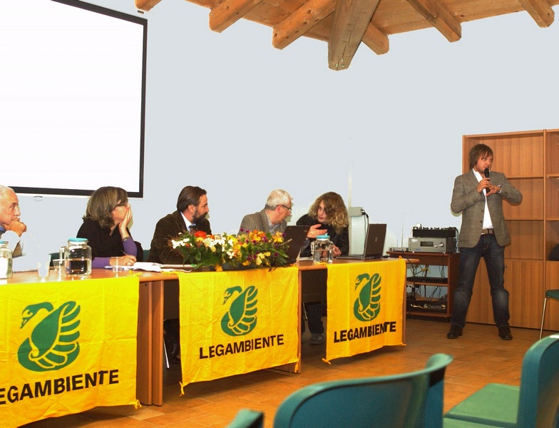 Intervento del Sindaco Gianluca Forno del comune di Baldichieri [Foto di Aurelia Brignolo].