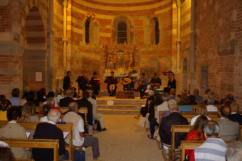   Ensemble La Ghironda: Marzia Grasso, Florio Michielon, Massimiliano Limonetti, Valter Mussano, Aba Rubolino, Tommaso Gheduzzi, Maurizio Perissinotto e Luca Alciati.