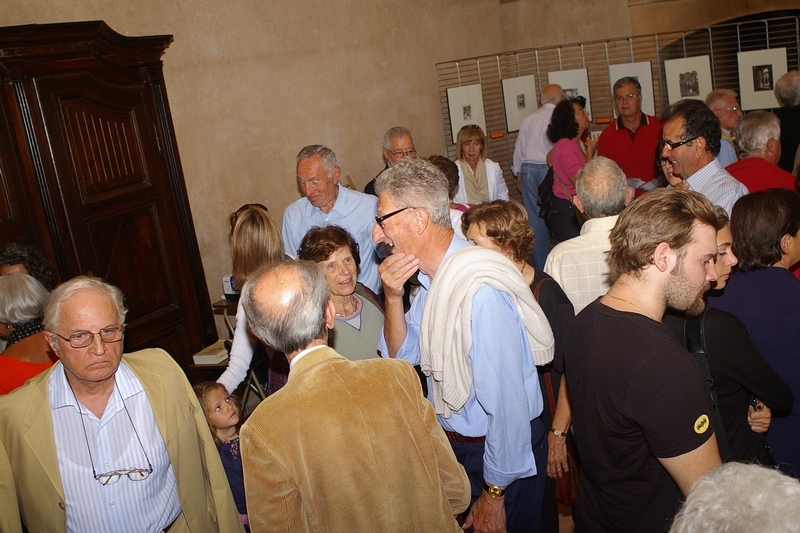 Veduta d insieme presso la Sala dell Abate della Mostra degli incisori chieresi:35 acqueforti dedicate a Santa Maria di Vezzolano.