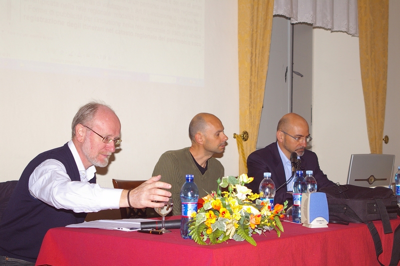 Al Tavolo dei relatori: Valter Giuliano (Moderatore),  Paolo Caligaris (Regione Piemonte - Direzione Economia Montana e Foreste) e Fabio Giannetti (IPLA).