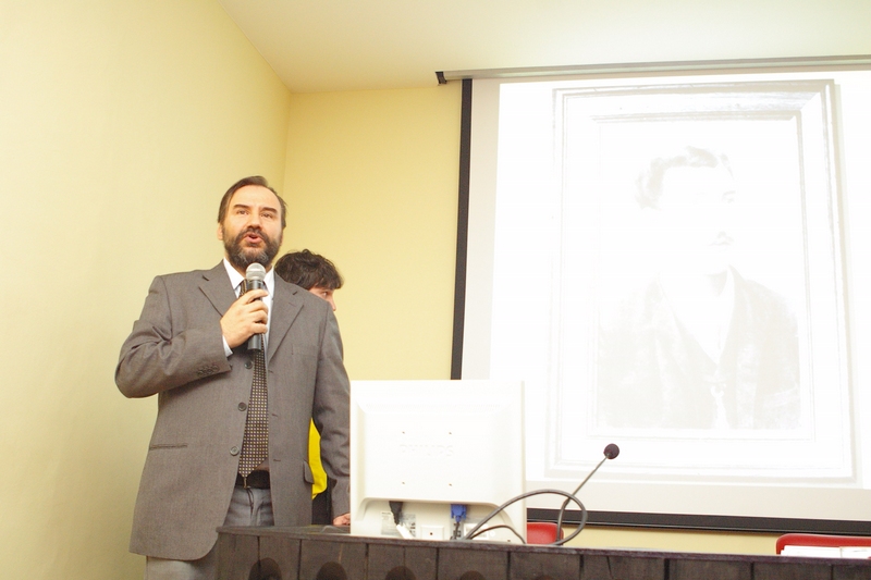 Introduzione al Convegno su "Viticoltura e industria nelle terre del Moscato: ricerche, studi, spunti di indagine"del Prof. Marco Devecchi (Presidente dell Osservatorio del Paesaggio per il Monferrato e l Astigiano)  [Foto  di Federica Larcher].