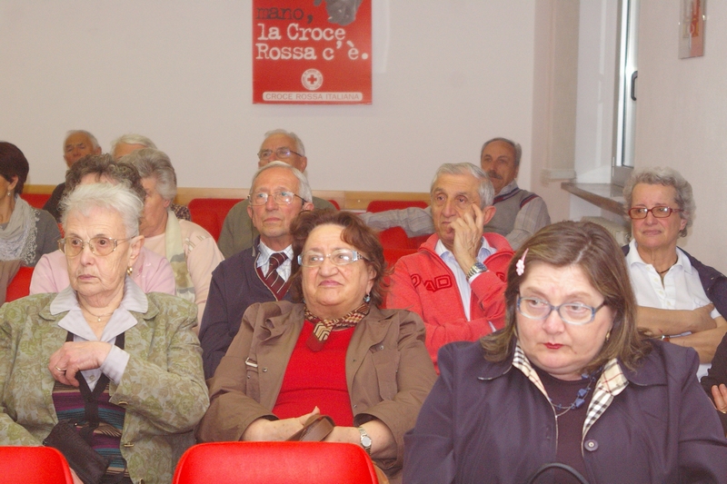 Pubblico presente in sala alla Conferenza del Prof. Marco Devecchi (Foto di Giancarlo Scarrone).