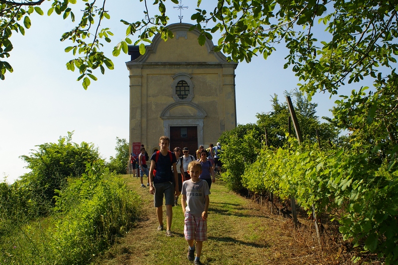 Veduta della facciata della Chiesa di San Michele Arcangelo a Castelnuovo Don Bosco.
