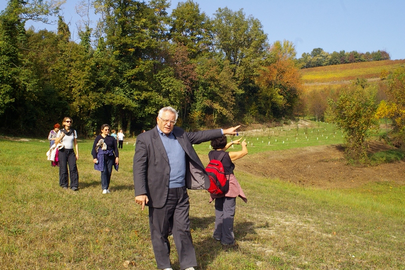 Visita guidata ai nuovi impianti di alberi da frutto da parte del Prof. Dario Rei.