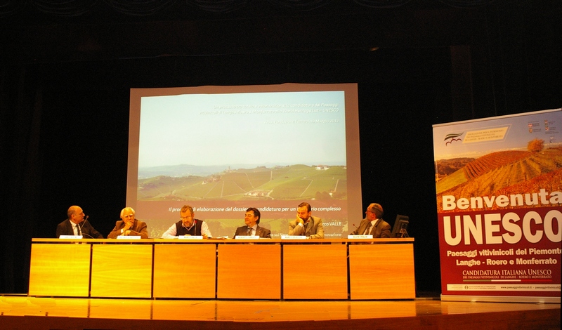 Relazione dell Ing. Marco Valle (SITI - Istituto Superiore sui Sistemi Territoriali  e per l Innovazione) su "Il processo di elaborazione del Dossier di Candidatura di un territorio xosì ampio e variegato" (Foto di Erildo Ferro).