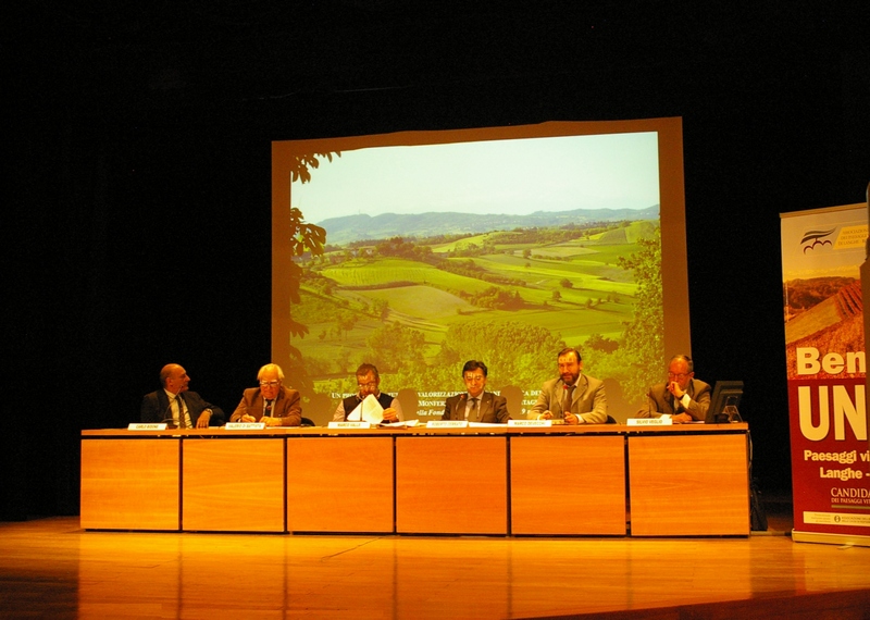Relazione del Prof. Marco Devecchi (Presidente dell Osservatorio del Paesaggio per il Monferrato e l Astigiano e Coordinatore della Rete degli Osservatori del Paesaggio del Piemonte) (Foto di Erildo Ferro).