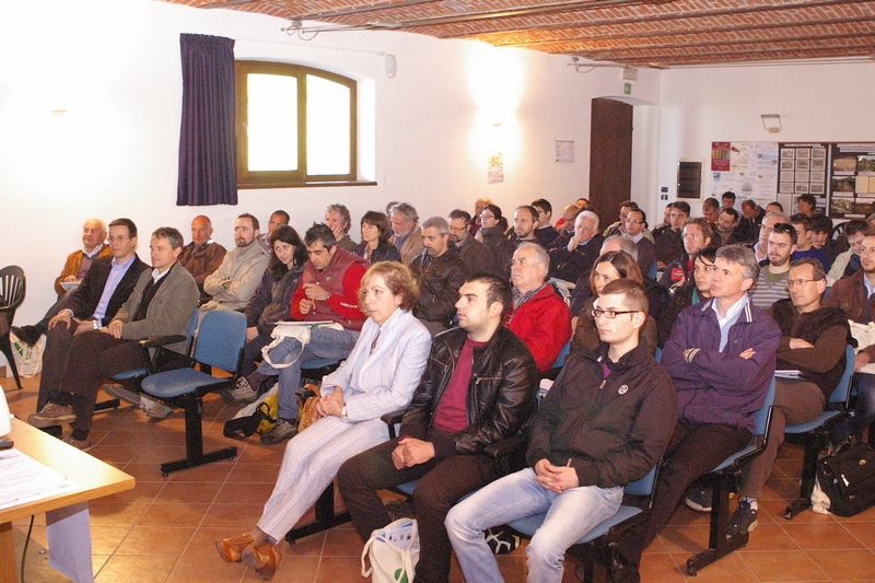 Veduta del folto pubblico presente in sala al Seminario tecnico sulle "Opere di ingegneria naturalistica utili alla manutenzione del territorio collinare. Esperienze, soluzioni sostenibili, Unesco".
