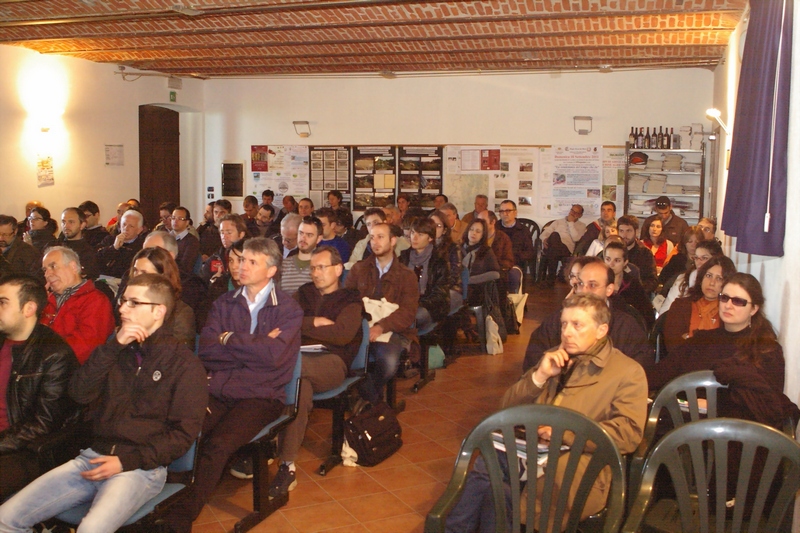 Veduta del folto pubblico presente in sala al Seminario tecnico sulle "Opere di ingegneria naturalistica utili alla manutenzione del territorio collinare. Esperienze, soluzioni sostenibili, Unesco".