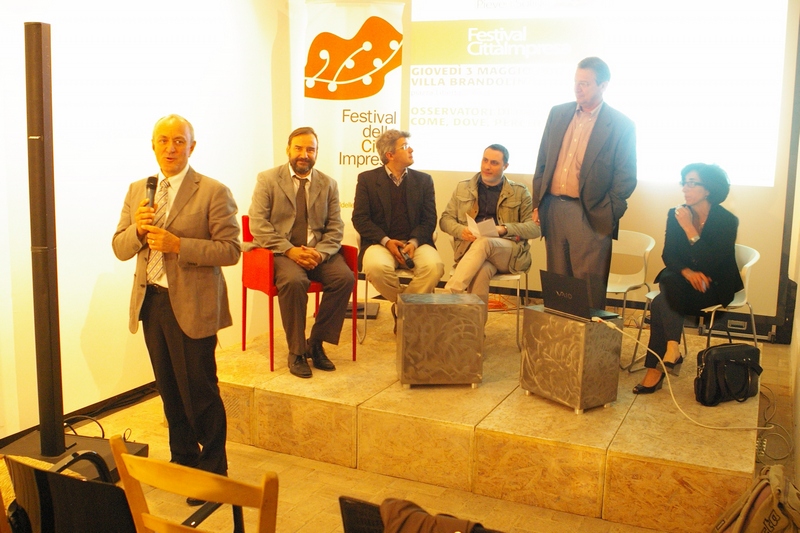 Saluto introduttivo del Dott. Fabio Sforza, Presidente Comitato di gestione Osservatorio Sperimentale per il paesaggio dell Alta Marca e sindaco di Pieve di Soligo (Foto del Dott. Nadir Mognato).