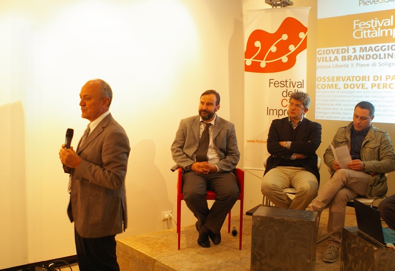 Saluto introduttivo del Dott. Fabio Sforza, Presidente Comitato di gestione Osservatorio Sperimentale per il paesaggio dell Alta Marca e sindaco di Pieve di Soligo (Foto del Dott. Nadir Mognato).