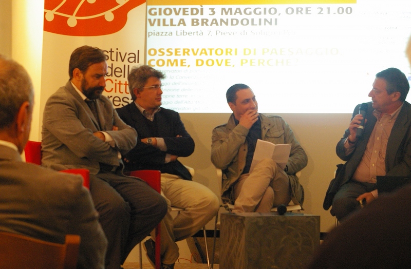 Intervento del moderatore, il Prof. Enrico Fontanari, docente Università IUAV di Venezia (Foto del Dott. Nadir Mognato).