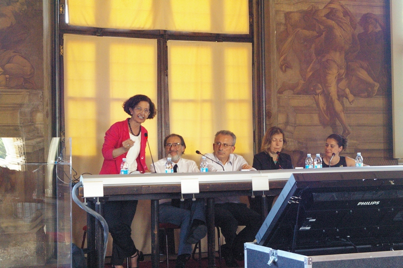 Momento di riflessione sui temi della pianificazione paesaggistica regionale. Al Tavolo dei relatori: (da sx) Arch. Angela Barbanente (Assessore all Assetto del Territorio della Regione Puglia), Prof. Roberto Gambino (Politecnico di Torino), Arch. Osvaldo Ferrero (Regione Piemonte), Prof.ssa Anna Marson (Presidente ANCSA e Assessore all Urbanistica e al territorio della Regione Toscana) e Arch. Chiara Devoti - Moderatrice (Politecnico di Torino).