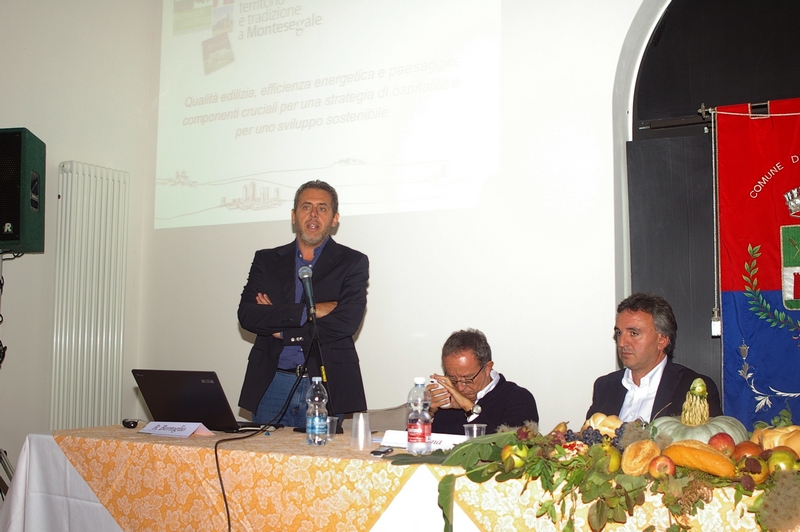 Relazione dell Arch. Antonio Cardelli (Esperto di Programmazione territoriale strategica, sviluppo locale e riqualificazione urbana - Associazione Borghi Autentici d Italia) su "Qualità, edilizia, efficienza energetica e paesaggio: componenti cruciali per una strategia di ospitalità e per uno sviluppo sostenibile".