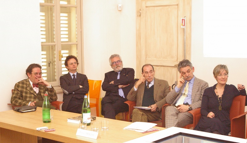 Partecipanti alla Tavola Rotonda: Ottavio Coffano (Presidente Biblioteca Astense), Philippe Daverio,Marco Devecchi (Presidente Osservatorio del Paesaggio per il Monferrato e l Astigiano), Enrico Ercole (Università del Piemonte Orientale), Luigi Marinetto (Assessore al Turismo Provincia di Asti), Don Egidio Deiana (Basilica e Casa Natale di San Giovanni Bosco); Regione Piemonte; Ornella Ponchione (Castello Reale di Govone); Tomaso Ricardi di Netro (Venaria Reale); Marco Tamaro (Direttore, Fondazione Benetton Studi Ricerche); Vittoria Villani (Direttore Fondazione CRA); Guido Sebastiano Zerbino (Presidente Associazione Castelli Aperti del Piemonte).