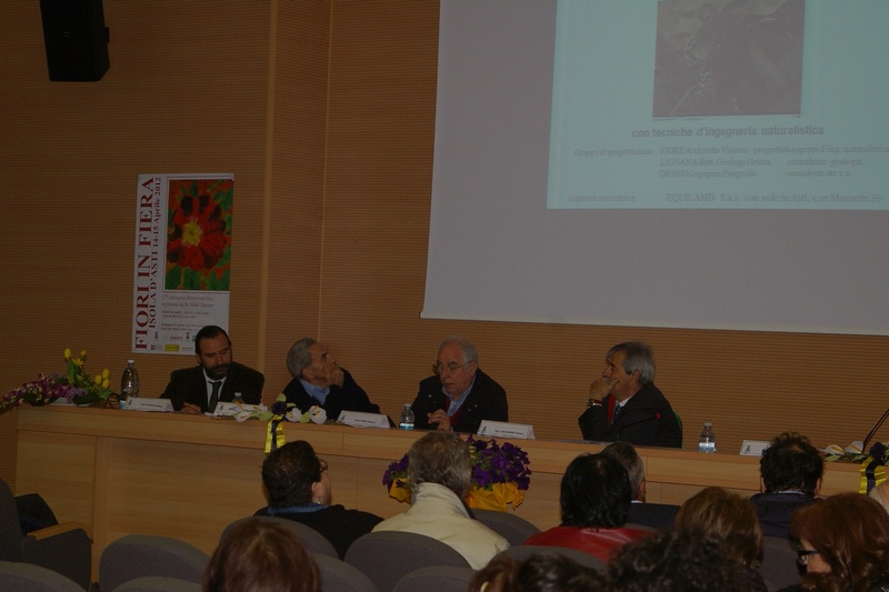Relazione dell Arch. Vittorio Fiore (AIPIN - Piemonte e Valle d Aosta) su "La progettazione a verde a basso impatto a salvaguardia del paesaggio"  (Foto di Francesco Devecchi).