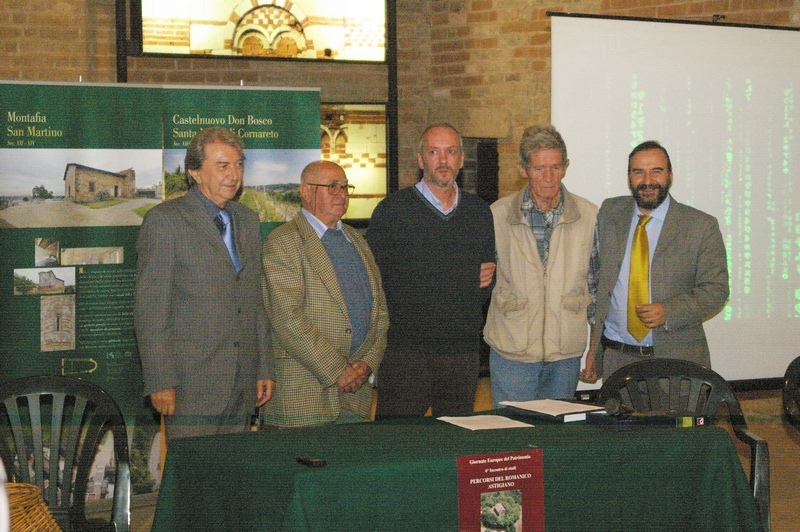 Foto ricordo della consegna del Premio Alfiere del Paesaggio 2012 a Mark Cooper. Nella foto da (sx): Prof. Pietro Piccarolo (Presidente dell Accademia di Agricoltura di Torino), Sig. Luigi Dorella (Alfiere del Paesaggio 2009), Mark Cooper (Alfiere del Paesaggio 2012), Ing. Giuseppe Ratti (Alfiere del Paesaggio 2011) e Prof. Marco Devecchi (Presidente dell Osservatorio del Paesaggio per il Monferrato e l Astigiano) [Foto di Franco Correggia].