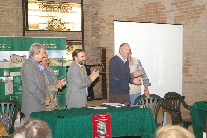 Applauso a Mark Cooper per l attività svolta a favore della conoscenza e valorizzazione del paesaggio dell Astigiano e del Monferrato [Foto di Franco Correggia].