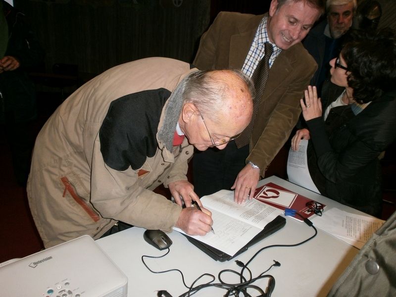 Sottoscrizione della Mozione per il mantenimento dell areale del Freisa nella Candidatura UNESCO da parte dell Ing. Francesco Garetto (Transromanica).