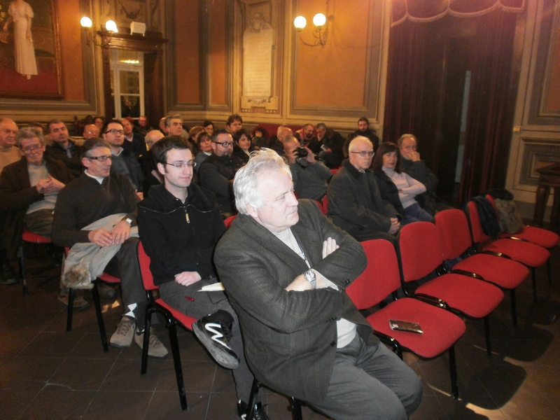 Veduta del folto pubblico presente in sala [Foto di Dino Barrera].