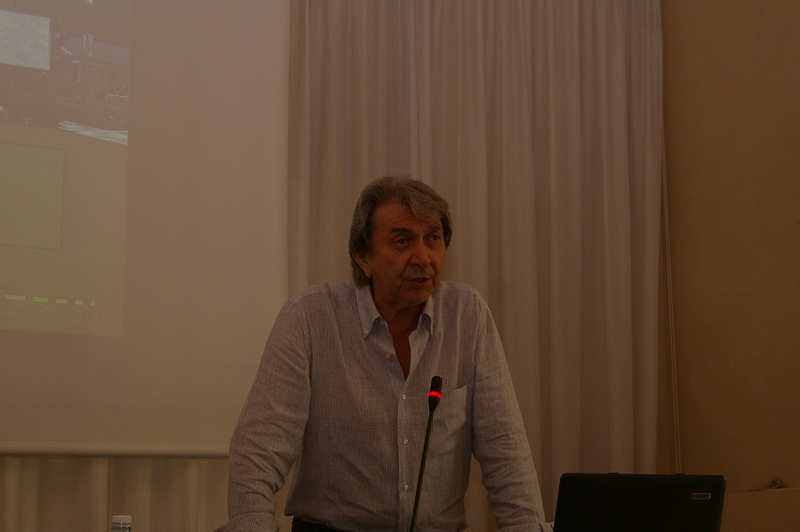 Relazione del PROF. PIETRO PICCAROLO (Presidente dell Accademia di Agricoltura di Torino) su "Tecniche di idrosemina per l inerbimento di terreni scoscesi" (Foto di Francesco Devecchi).