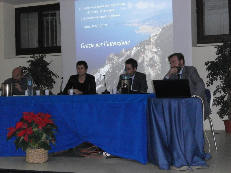 Tavolo dei relatori al Convegno Il bello dellarchitettura. La rigenerazione del territorio nel ponente ligure a Sanremo presso Villa Ormond, giovedì 13 dicembre 2012. 