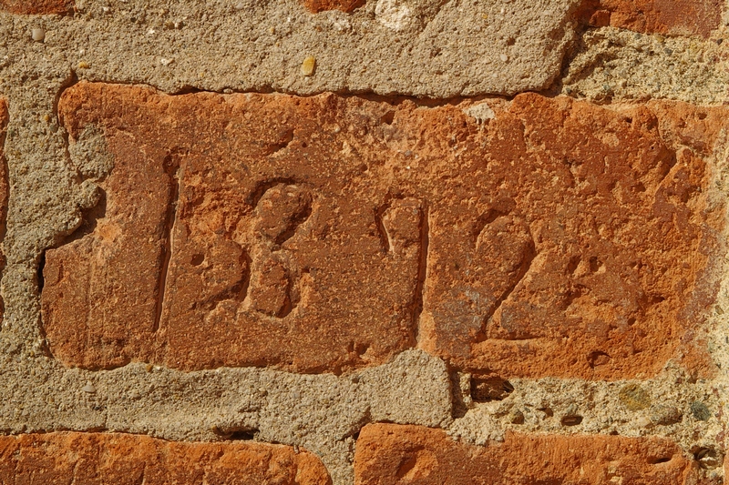 Date incise sui muri della cittadella di Alessandria.1892.