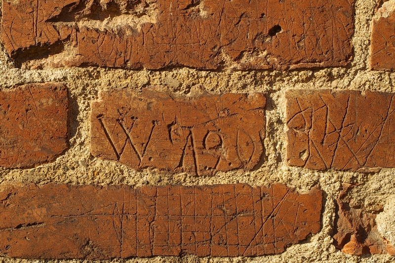 Date incise sui muri della cittadella di Alessandria. 1901 (?). W. 1.9.0 1 .
