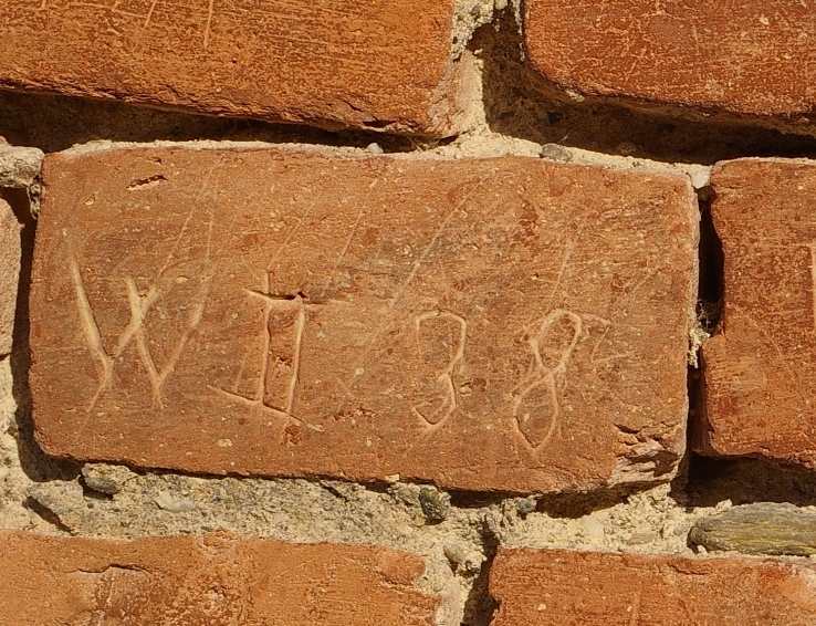 Date incise sui muri della cittadella di Alessandria. 1938.  W II 38.