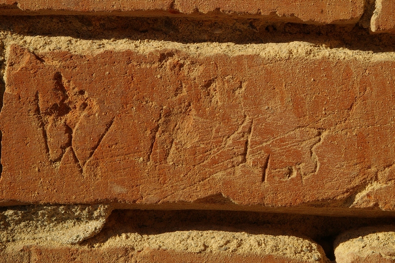 Date incise sui muri della cittadella di Alessandria. 1943.  W II 43.