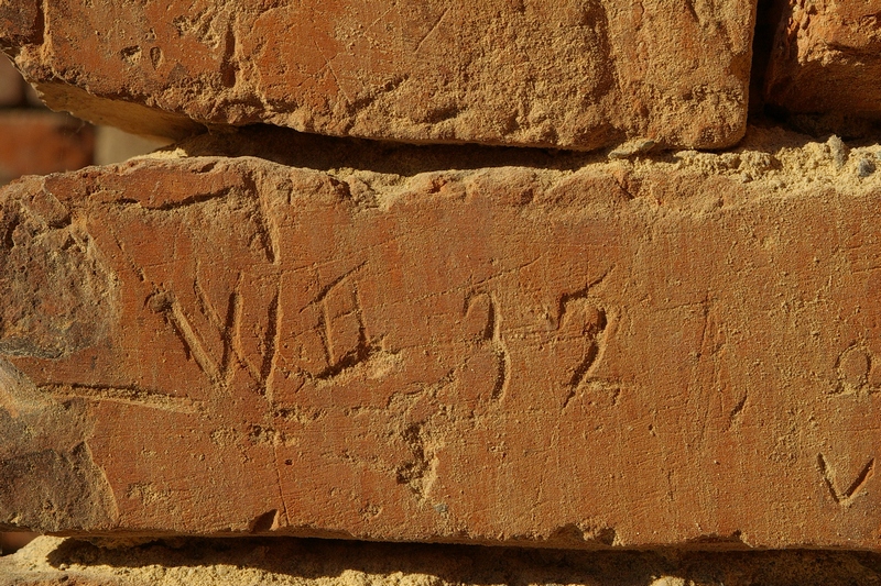 Date incise sui muri della cittadella di Alessandria. 1932.  W II 32.