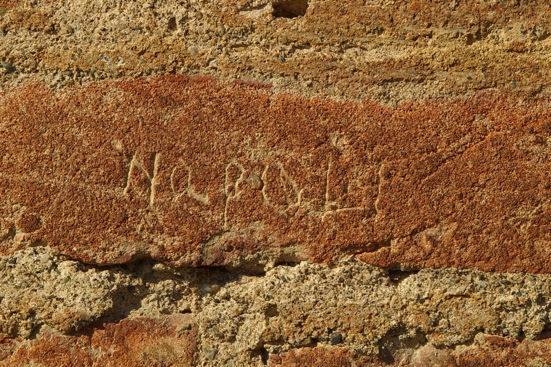 Nomi di località incise sui muri della Cittadella di Alessandria. NaPOLI.