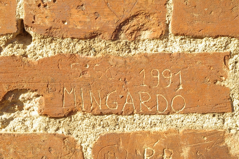 Nomi di persone incisi sui muri della Cittadella di Alessandria. 5 .Sd 1991 MINGARDO.