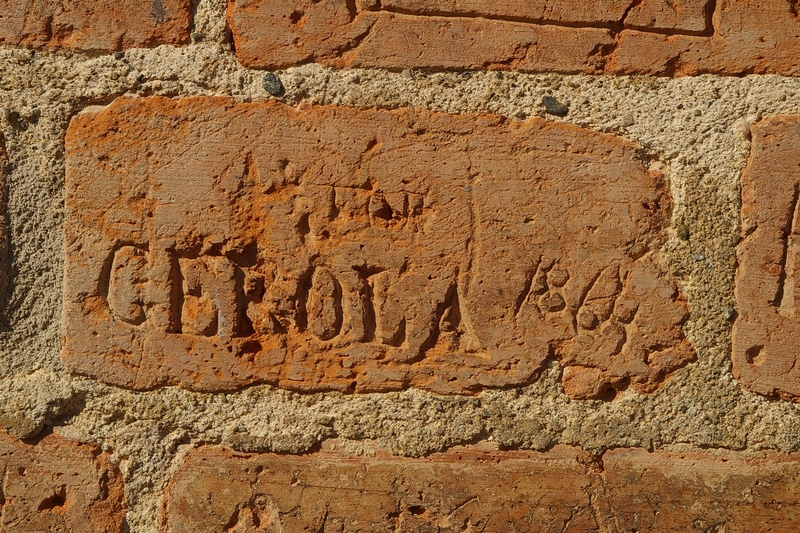 Nomi di persone incisi sui muri della Cittadella di Alessandria. 1863.  CAP. GEROLA 1863.