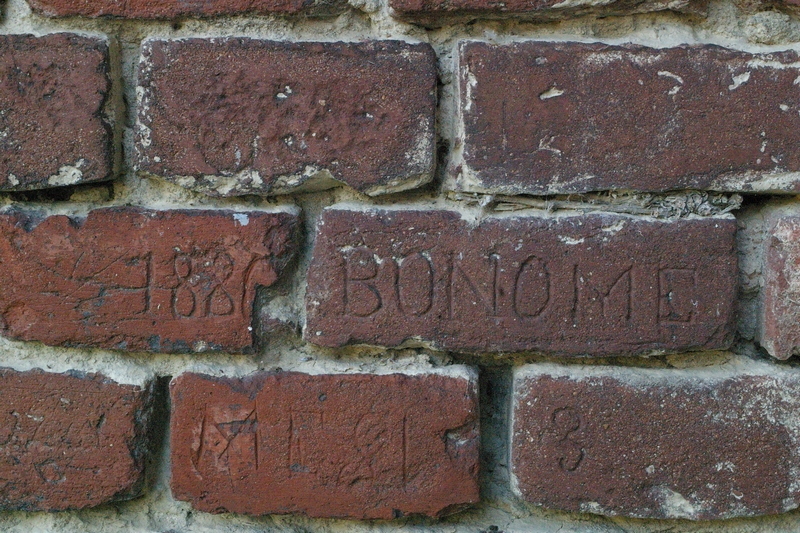 Nomi di persone incisi sui muri della Cittadella di Alessandria. 1881 BONOME MESI 3.