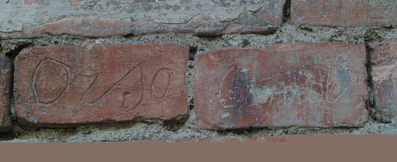 Nomi di persone incisi sui muri della Cittadella di Alessandria. Orso Toniol.