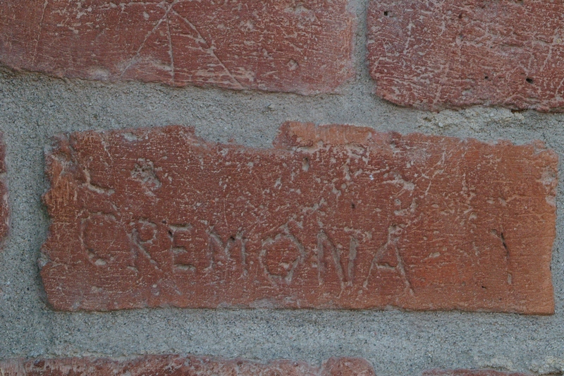 Nomi di persone incisi sui muri della Cittadella di Alessandria. CREMONA.