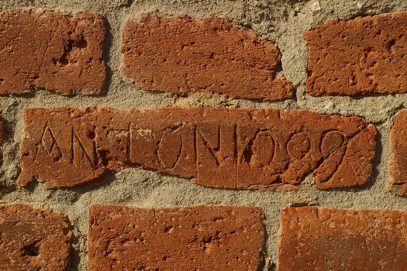 Nomi di persone incisi sui muri della Cittadella di Alessandria. 1889.  ANTONIO 89.