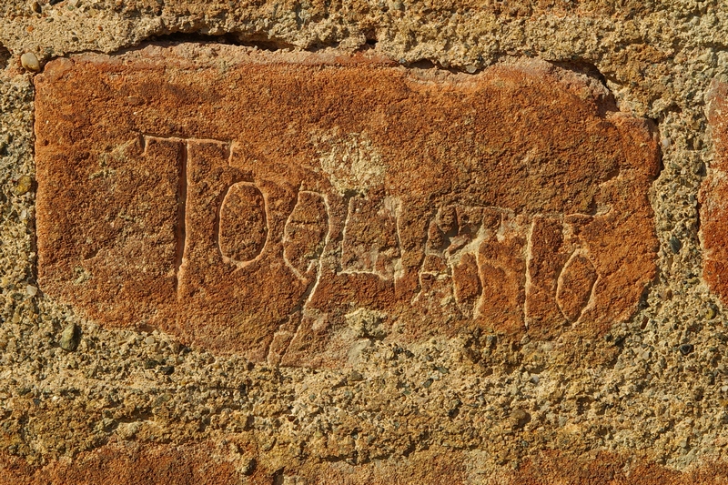 Nomi di persone incisi sui muri della Cittadella di Alessandria. TOGLIATTO.