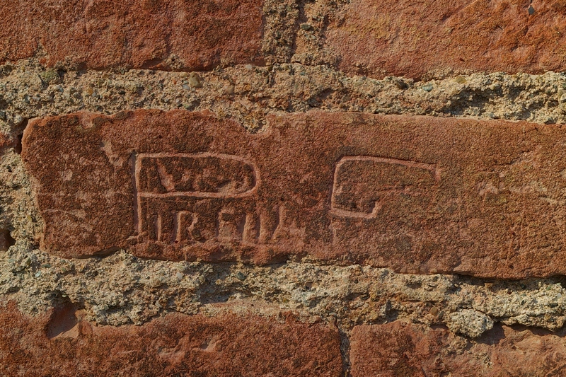 Nomi di persone incisi sui muri della Cittadella di Alessandria. pIRELLI f.