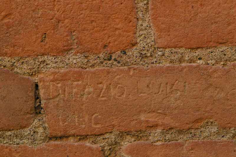 Nomi di persone incisi sui muri della Cittadella di Alessandria. DIFAZIO LUIGI OLGA.