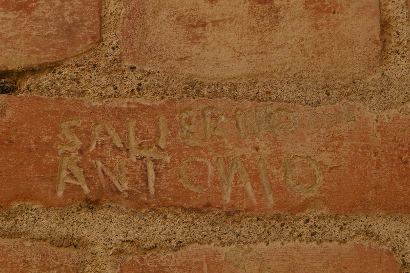 Nomi di persone incisi sui muri della Cittadella di Alessandria. SALIERNO ANTONIO.
