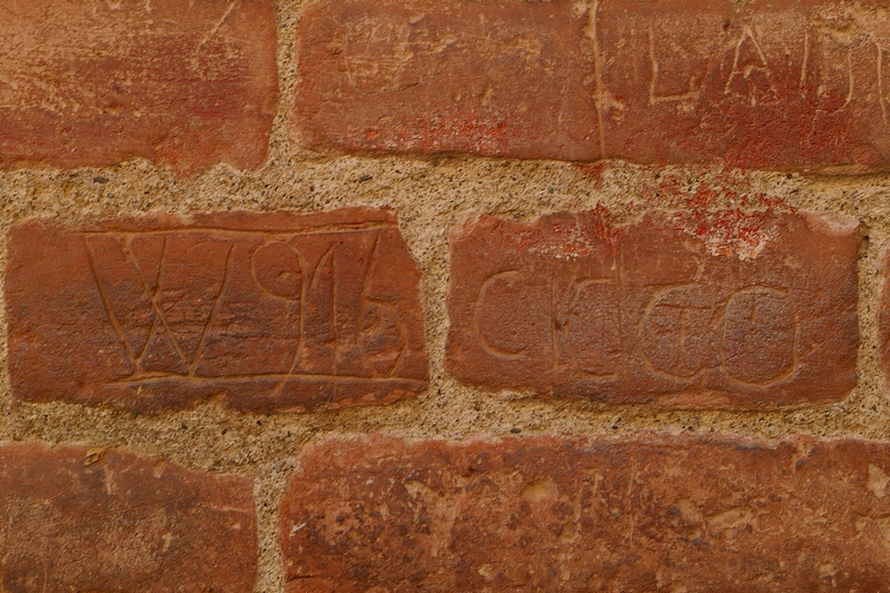 Nomi di persone incisi sui muri della Cittadella di Alessandria. 1916.  W 916 CICCO.