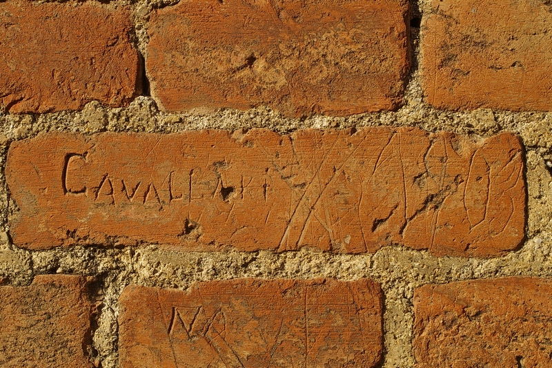 Nomi di persone incisi sui muri della Cittadella di Alessandria. CAVALLARI W 1903.
