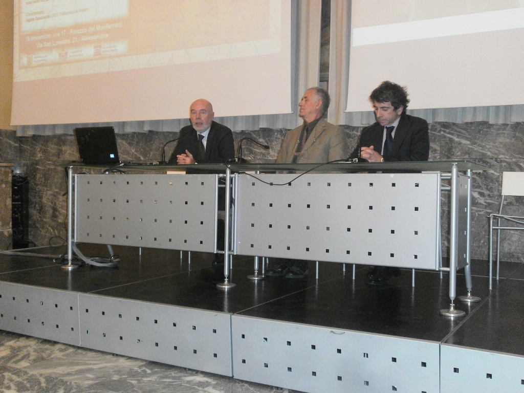 Riflessioni del Dott. Roberto Livraghi (Camera di Commercio di Alessandria). Al tavolo dei relatori: Prof. Giuseppe Cinà (DIST - Politecnico di Torino) e Dott. Fabio Palazzo (Università di Genova).