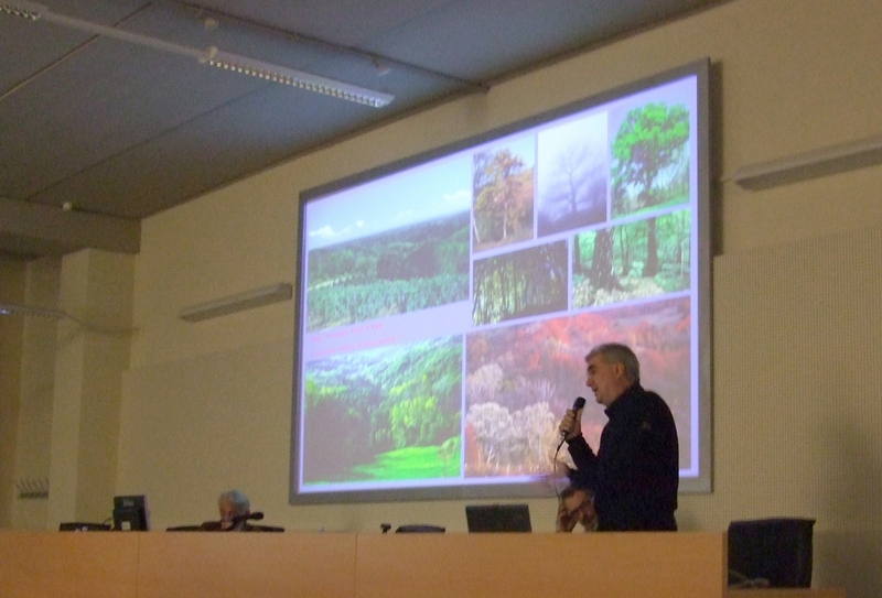 Relazione del Dott. Franco Correggia (Curatore dei Quaderni di Muscandia e Presidente dell Associazione Terra, Boschi, Gente e Memorie) [Foto di Paola Grassi].