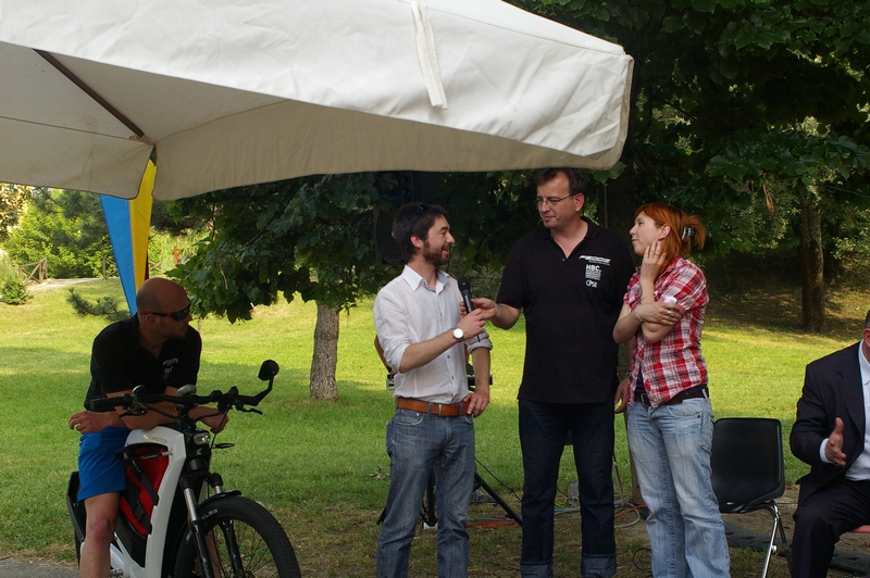 Presentazione da parte del Dott. Enrico Panirossi delle moto elettriche Feddz giunte dalla Germania [Foto di Francesco Devecchi].